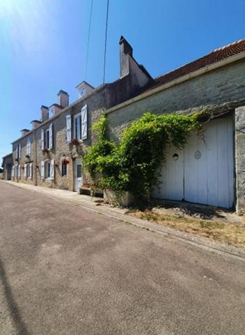 Bed and Breakfast Chez Zoiseau Et Zoiseautte Chassigny Esterno foto